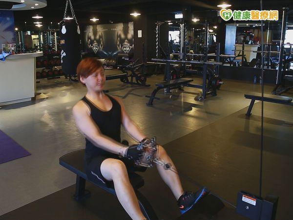 拼命重訓練肌肉速成？　教練：反效果極大