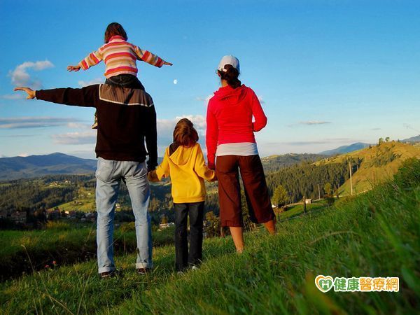 照顧全家「鈣」健康　腳有力出遊更有趣