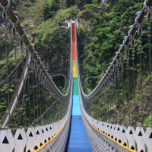 影／全台最長超過30層樓高彩虹吊橋　你敢來挑戰