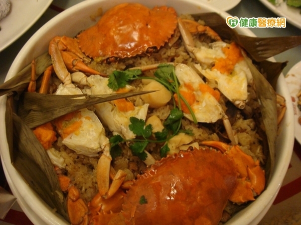 尿酸起伏大易痛風　常因暴飲暴食引起