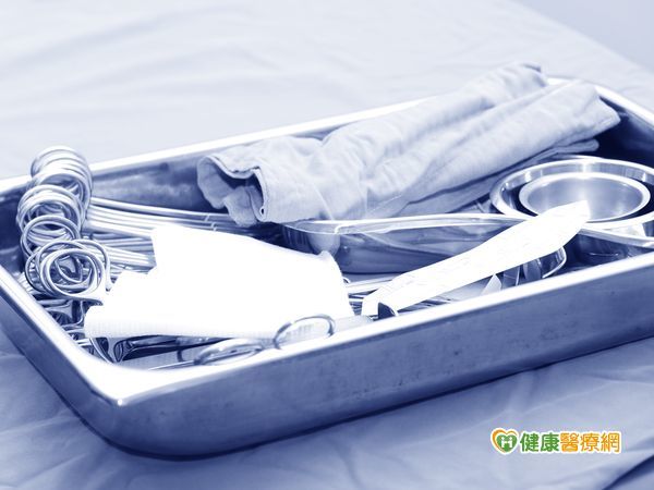 騎車摔跤鎖骨骨折　開刀治療減少後遺症