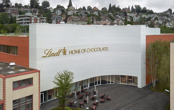 真實版巧克力冒險工廠，就蓋在蘇黎世湖面上Lindt巧克力之家