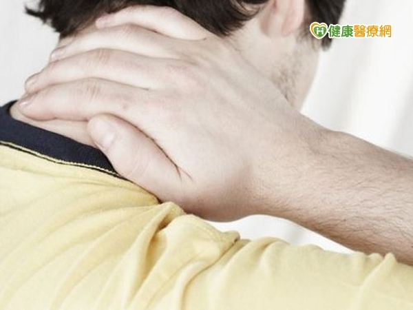 低頭族肩頸痠痛　肌筋膜症候群恐上身