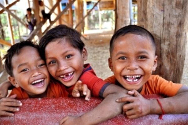 柬埔寨皮雕孤兒院服務活動