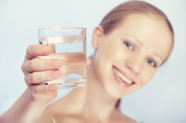 喝鹼性水真的能調整身體酸鹼體質嗎?