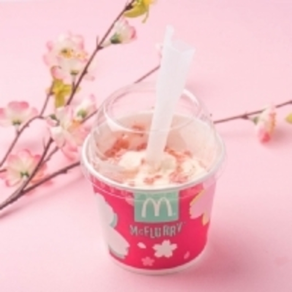 粉紅浪漫好可愛的日本麥當勞櫻花飄雪冰旋風