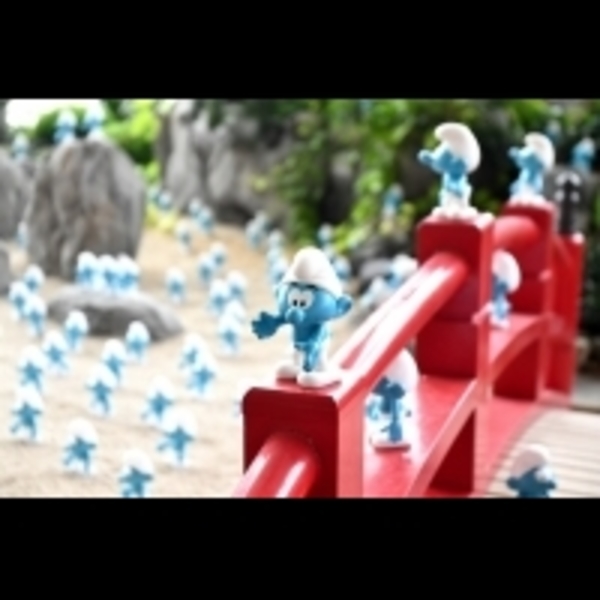 超過500隻的超萌藍色小精靈玩偶現身台北！打卡新景點，快帶著你家的孩子一起來玩樂...