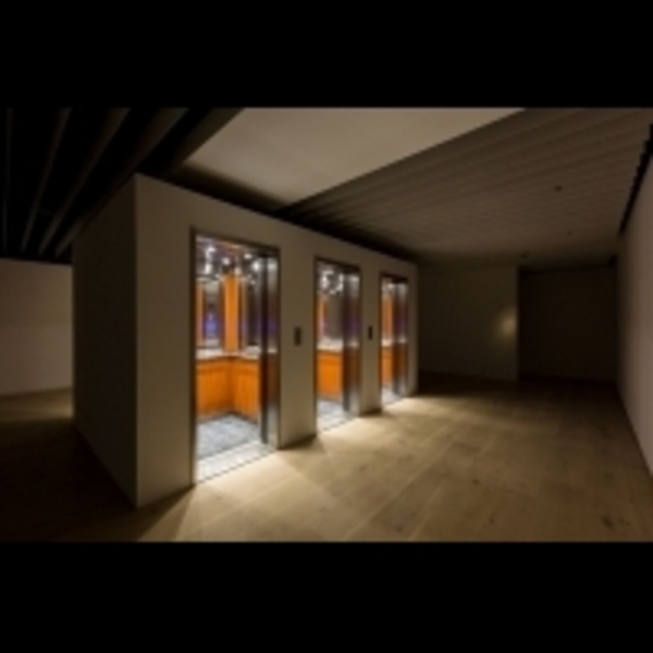 如果你喜歡金澤21世紀美術館的「泳池」，那你一定不能錯過Leandro Erlich首次在台展出的「電梯迷宮」
