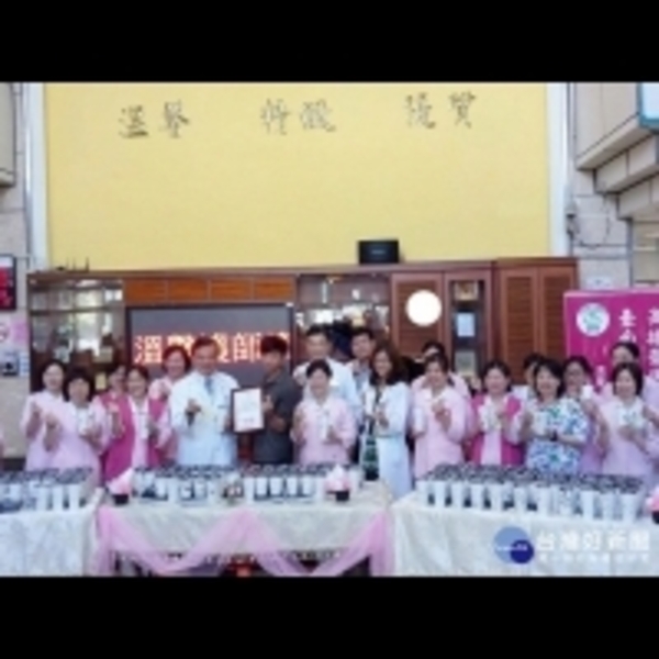 感謝醫護團隊對母親照顧　咖啡店長王詩雯送出250杯咖啡奶茶表謝意