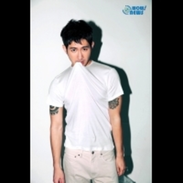 簡宏霖拍寫真不敢稱性感卻成同志天菜 感情順利頻讚女友溫柔有禮貌