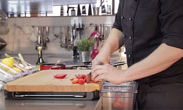 【影片】一個砧板＝半間廚房！The Frankfurter Brett絕對是做菜控的夢幻逸品！