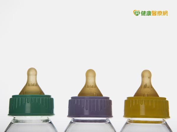 使用前中後　選用塑膠奶瓶有法寶