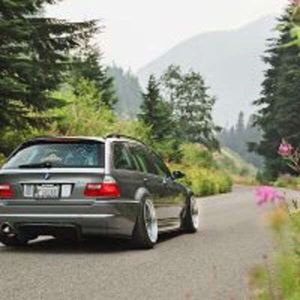 2000 BMW 323i Touring將不幸轉變為理想的M3旅行車