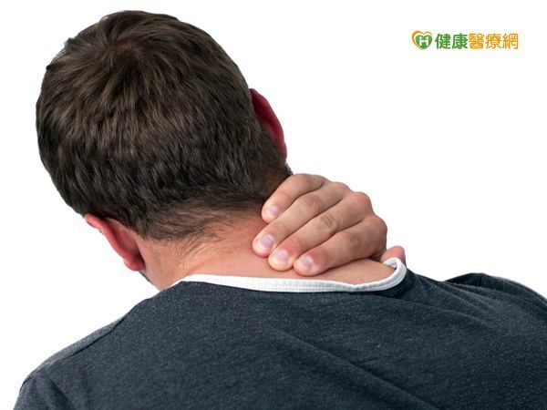 睡覺翻身就痛醒　他肩旋轉肌受傷