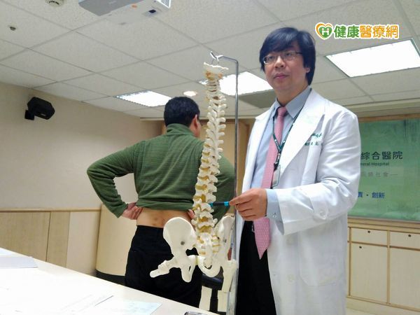 腰酸腳麻腿無力　恐是腰椎滑脫