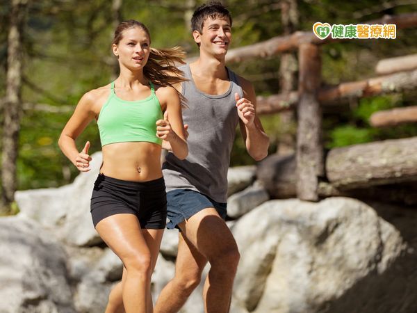 參賽馬拉松不逞強　記得補充水份及電解質