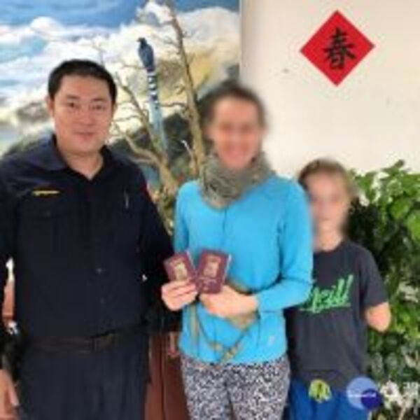 外籍遊客遺失皮夾護照　暖警協助找回失物