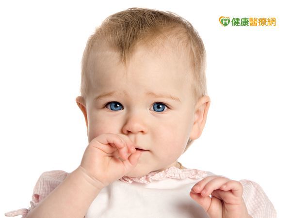 寶寶長牙了！　及早口腔清潔預防蛀牙