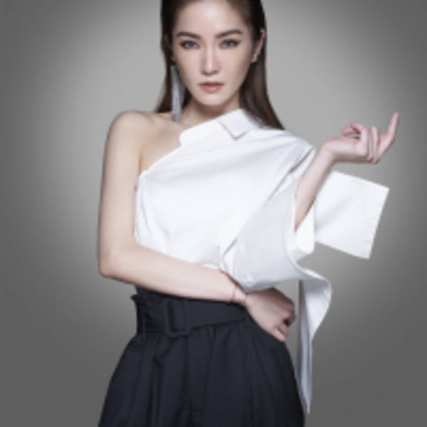 影／新北土城最高地標　姐姐謝金燕火力全開，代言邀約不斷