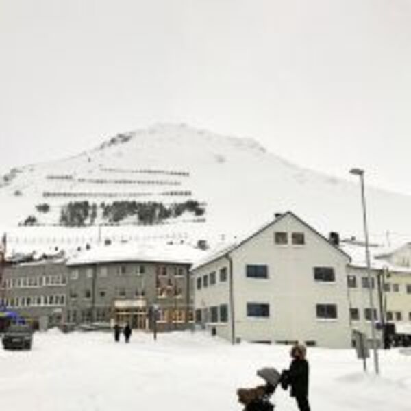極光吐吐船：挪威郵輪Hurtigruten