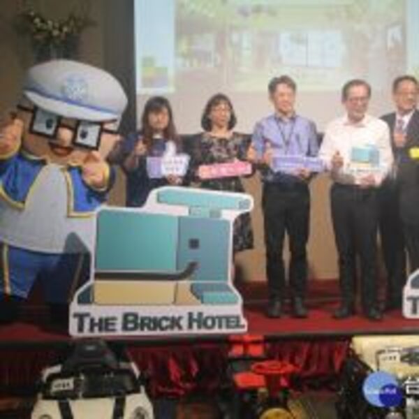 斥資33億打造「棒棒積木飯店」　9米高自由女神像吸睛