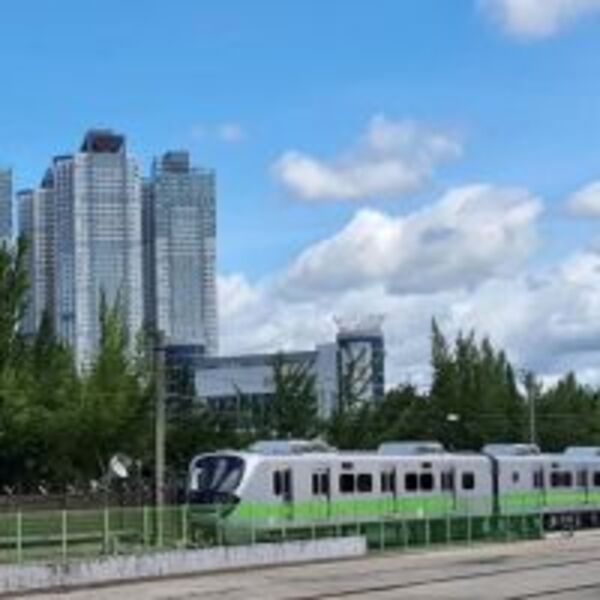 史上最美區間車！　台鐵EMU900型通勤電聯車預計10月抵台