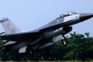 F-16戰機全面停飛　蔡英文下令徹查事故：該負責就負責