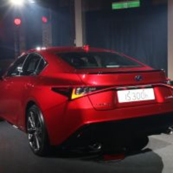全新小改款Lexus IS 正式上市!