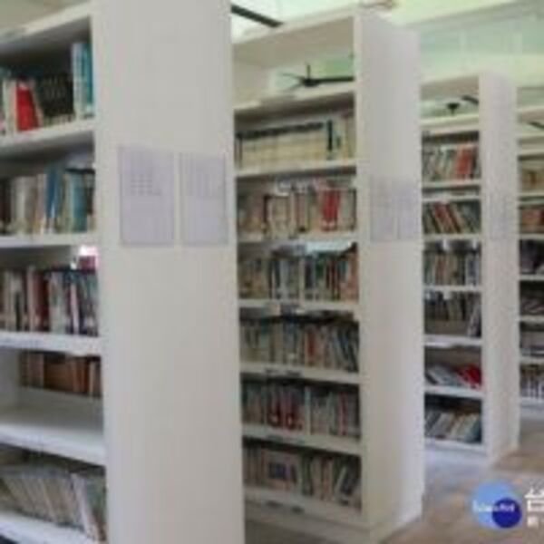 清水高中「社區共讀站」啟用　打造多元化功能圖書館