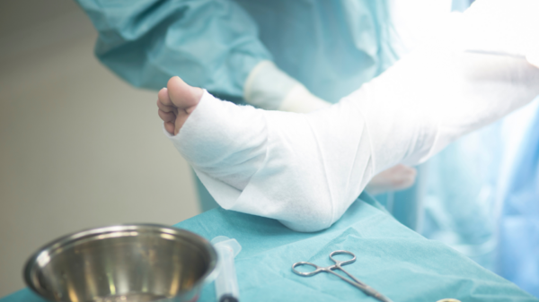 奧地利一老人截肢被「截錯腿」，醫院院方：「失誤！馬上做手術截另一條腿」