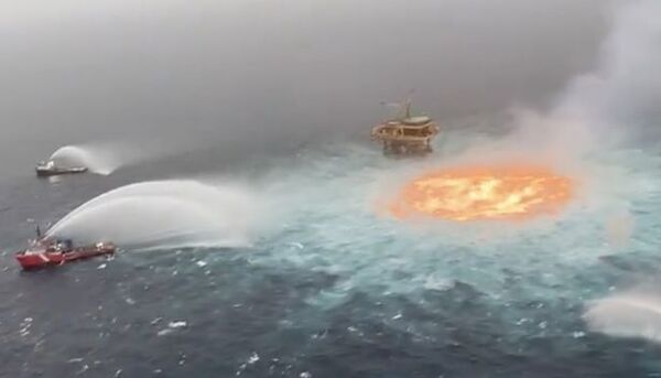 海洋失火了！墨西哥灣海面湧現巨大「火球」，網驚歎：「簡直災難片場景」