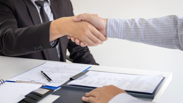 面試被問「有拿到其他offer嗎？」 前輩揭密：並非試探你！