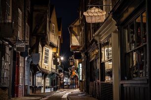 哈利波特影迷不容錯過！出發去英國約克城，走進「神秘斜角巷」來場奇幻之旅