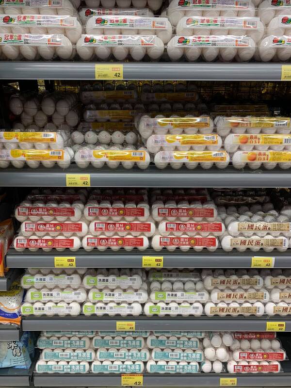 超市盒裝雞蛋全都42元！她求助怎麼挑？內行人曝「3招」新鮮+品質好！
