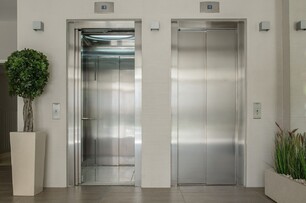 電梯變身「大怒神」！從１樓直接暴衝到 31 樓，搭乘住戶「多處重傷」