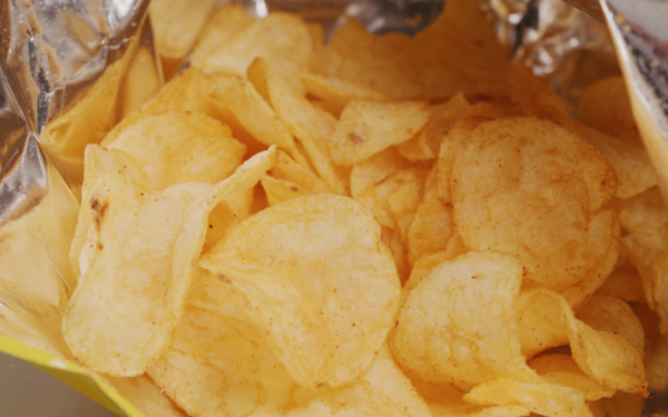 他問台灣哪款洋芋片最頂？網友大推「這4款」：尤其這包近五年前最頂！