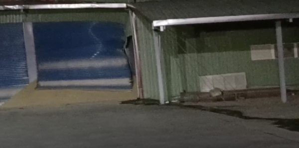 驚悚！花東6.6強震玉里碾米廠倒塌歪斜「米全爆出廠房」