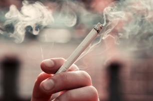 就要你戒菸！　加拿大將全球首創：「每一根香菸」上都印抽菸有害警語