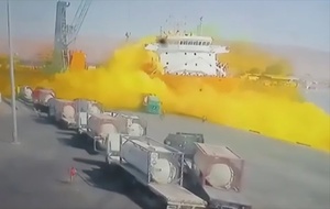 約旦港口氯氣槽爆炸！黃色有毒氣空中噴發　釀12死、250傷