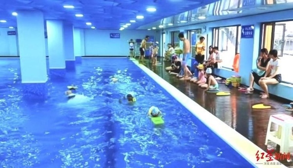 140名學童上完游泳課「集體發燒」原因不明！一查游泳池GG