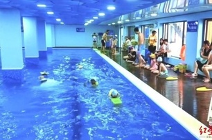 140名學童上完游泳課「集體發燒」原因不明！一查游泳池GG