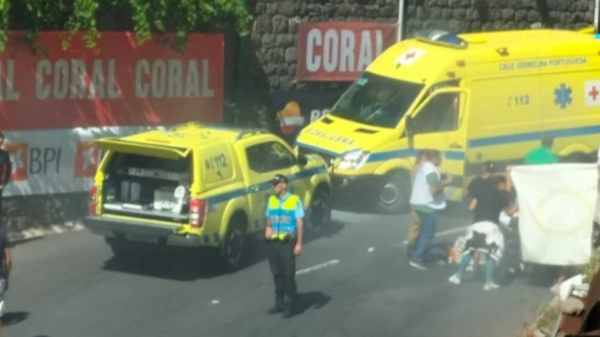 「想過馬路找姊姊」葡萄牙8歲童遭賽車撞死　車竄白煙全場嚇壞