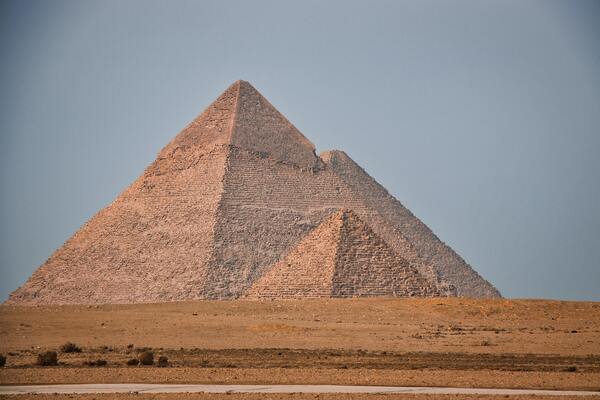 金字塔真的是外星人建的嗎？古埃及「五大未解之謎」　科學家：或許和火星有關 