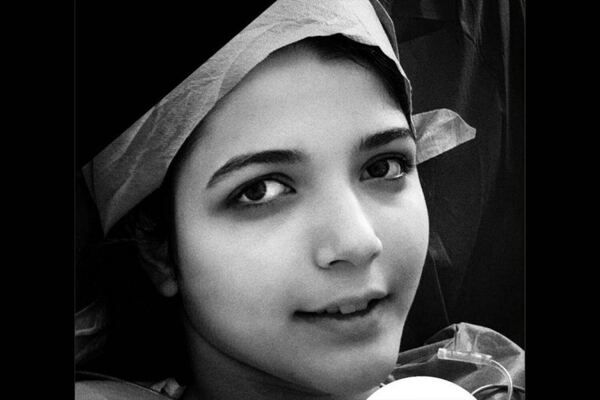 不只頭巾事件！伊朗女高中生「拒唱愛國歌」　竟遭突擊部隊打死