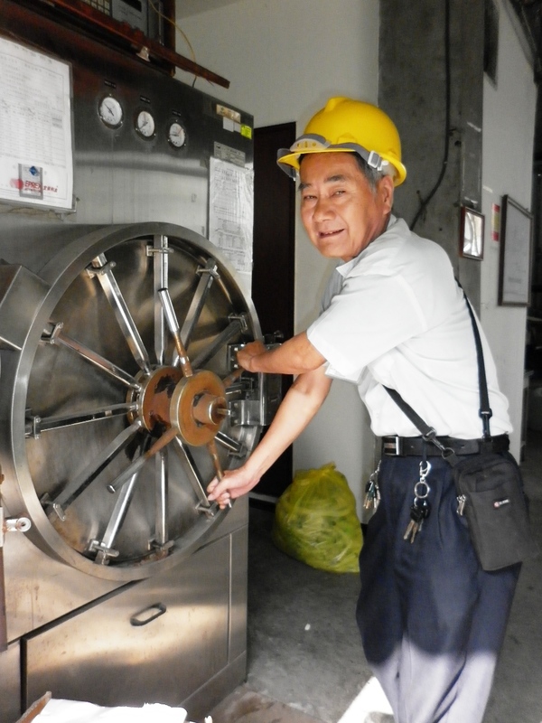 風雨無阻hold住病房設備　秀傳阿公獲頒全國模範勞工