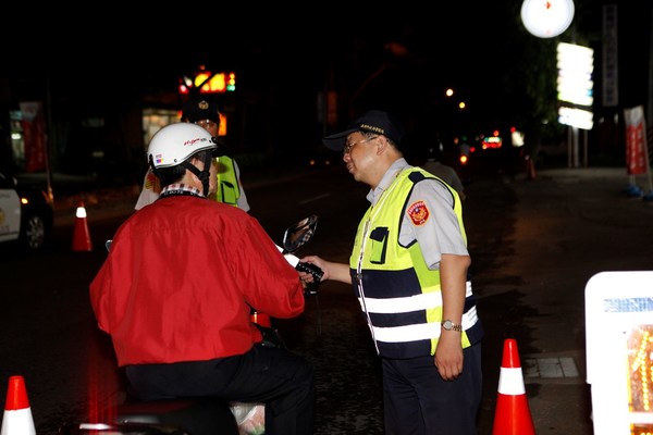 守護民眾行車安全　嘉市員警強化深夜酒駕勤務稽查