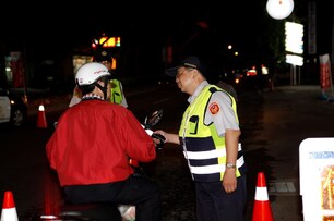 守護民眾行車安全　嘉市員警強化深夜酒駕勤務稽查