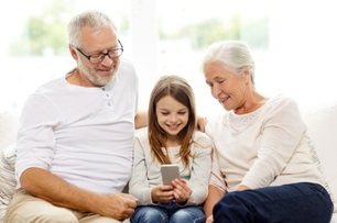 一家人網路相見歡，你最常聯絡的親人是？ 