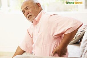 長期下背痛　竟是肺腺癌合併脊椎轉移