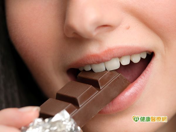 降低血壓有撇步　研究：吃純黑巧克力